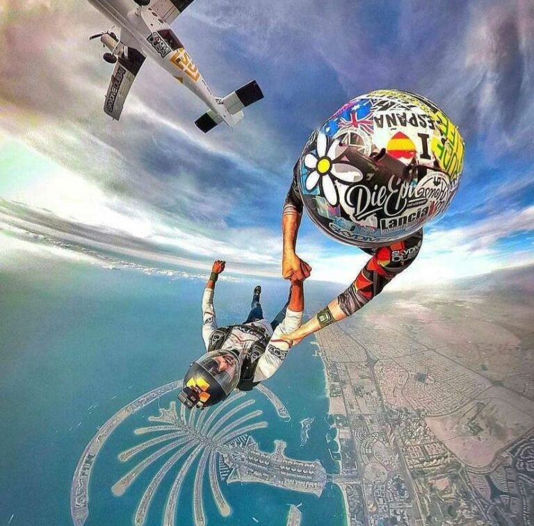 Know Everything about Sky Diving in Dubai